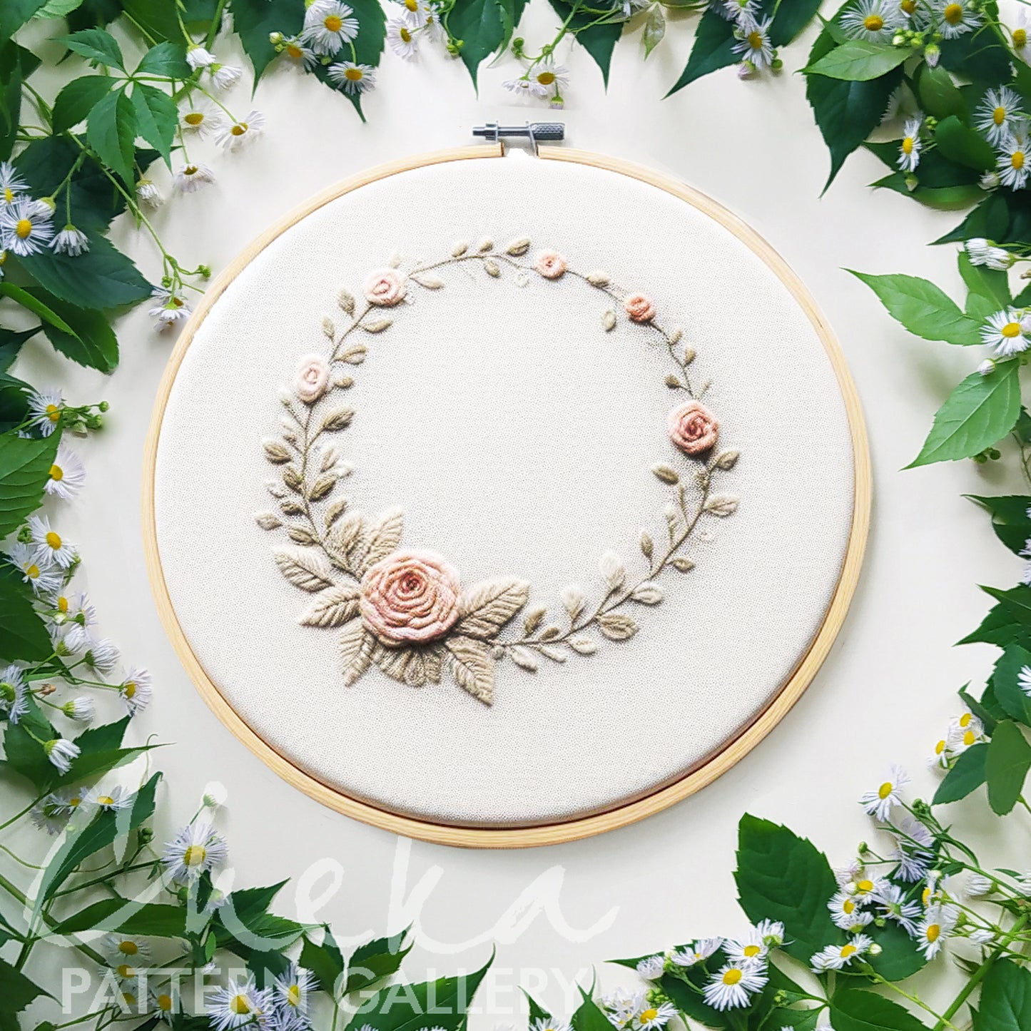 Floral wreath with roses & leaves. Classic pattern for hand embroidery with roses. Simple embroidery pattern PDF , Beginner embroidery.